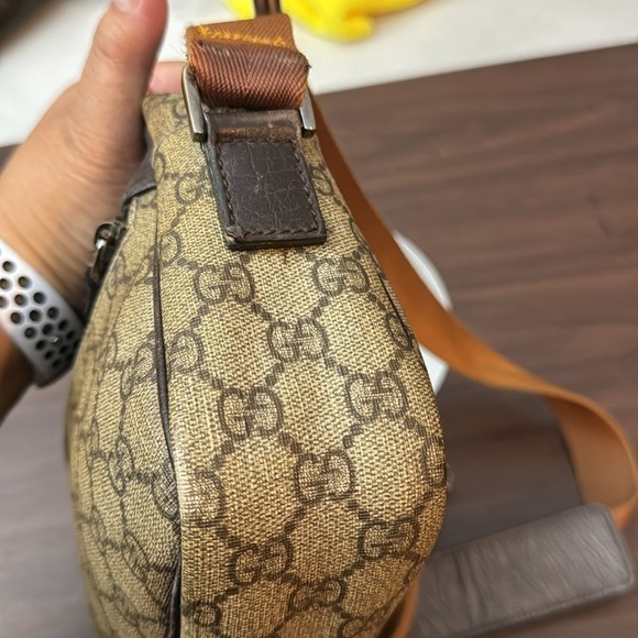 Gucci Monogram adjustable crossbody Bag PVC Leather - Picture 4 of 11